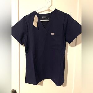 FIGS SCRUB TOP TECHNICAL COLLECTION SIZE SMALL NAVY NWT